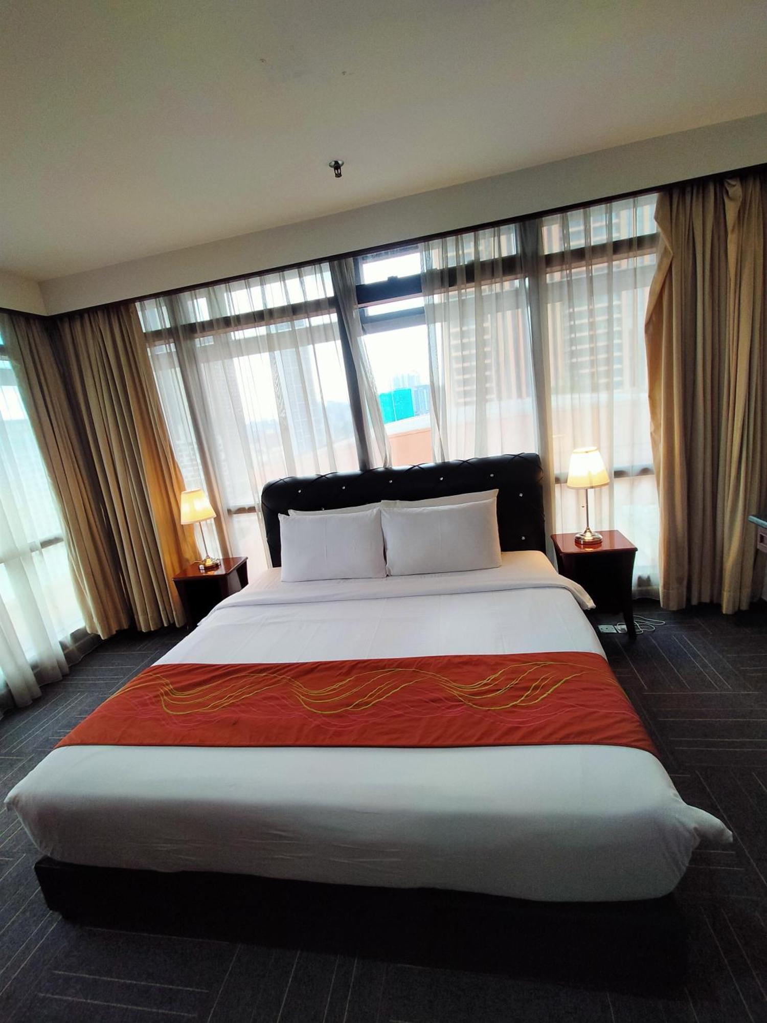 Apartment Grand Lumia At Times Square By Imam *