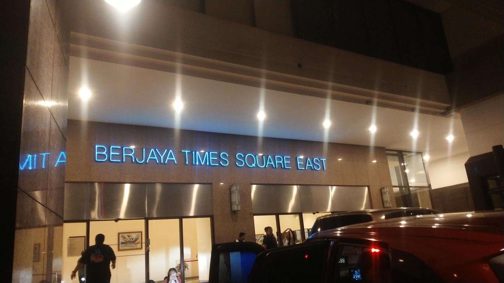 Grand Lumia At Times Square By Imam Pangsapuri